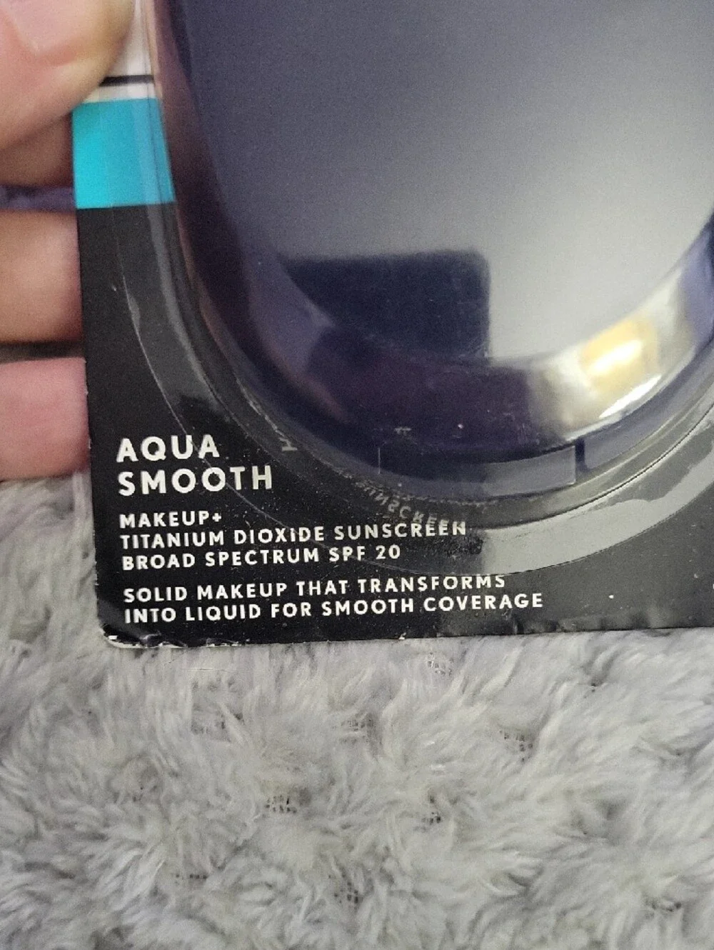 New COVERGIRL Aqua Smooth Solid Foundation - Classic Ivory (710)